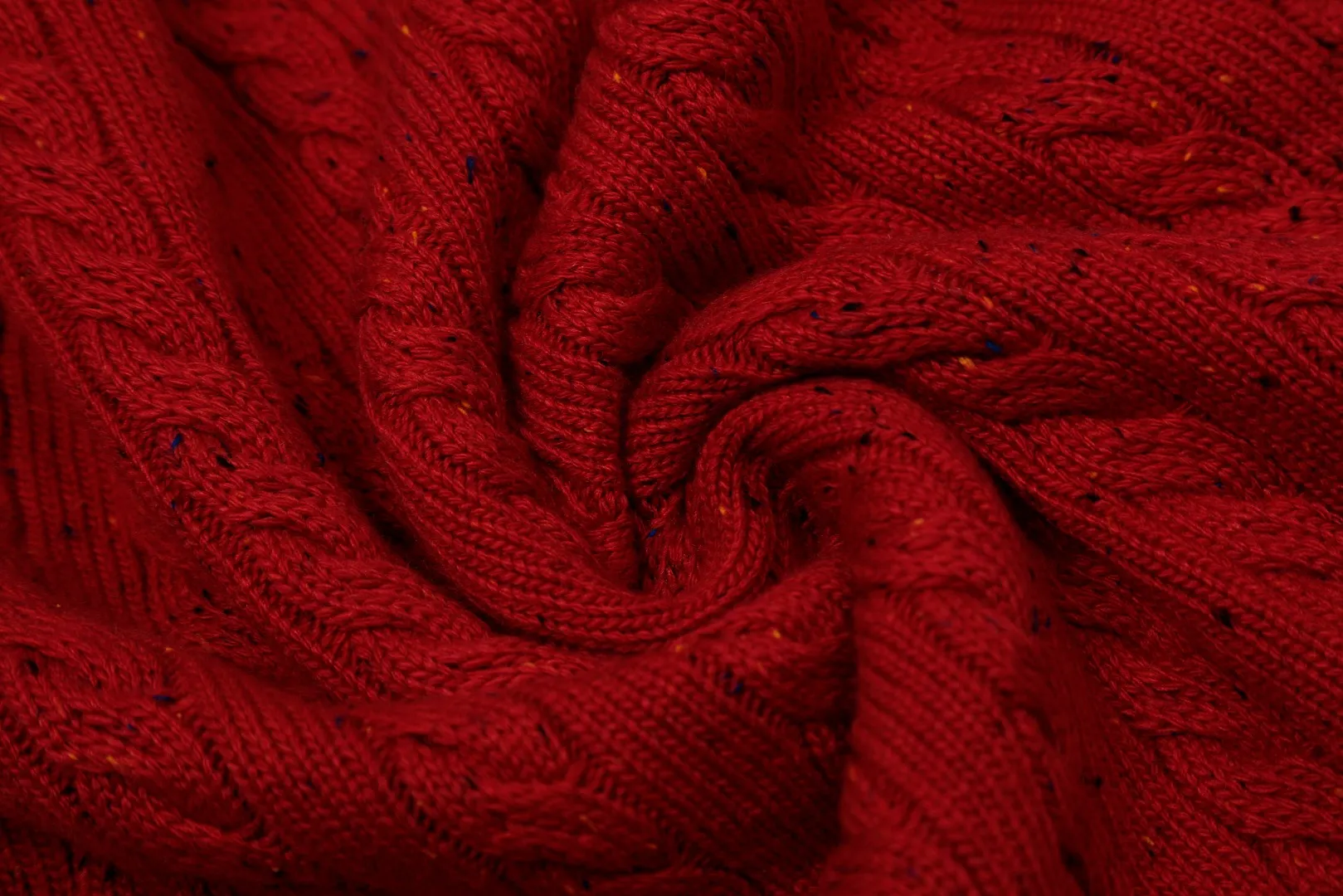 P220 Top quality" Style number: DS028# [Ralph Lauren wool blended pony embroidered logo twist knitted sweater] ✅Ralph Lauren gradient multi-color dot versatile couple's knitted round neck pullover sweater ✅15% merino cotton wool 85% wool blend Customized laser buttons Clean and clear texture ✅ZP quality 1:1 version Scan the code to enter the GF website Counter quality ✅Detailed quality The only one in Guangzhou Imported quality wool, focusing on high-end, cost-effective, good quality needless to say. ✅The version is restored to the original order. The maximum size can be worn up to 180 pounds. Loose, comfortable and stress-free. ✅The upper body is simple and easy to match. A must-have for ootd. Good-looking clothes are never picky. A must-have in couples' wardrobes. Size: S-L. Color: Navy blue, light blue, off-white, gray, Christmas red.